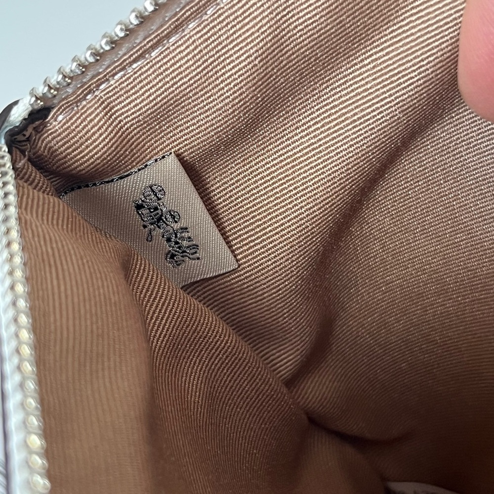 Coach Large Corner Zip Wristlet With Newspaper Print🎈🎈 - Picture 5 of 6